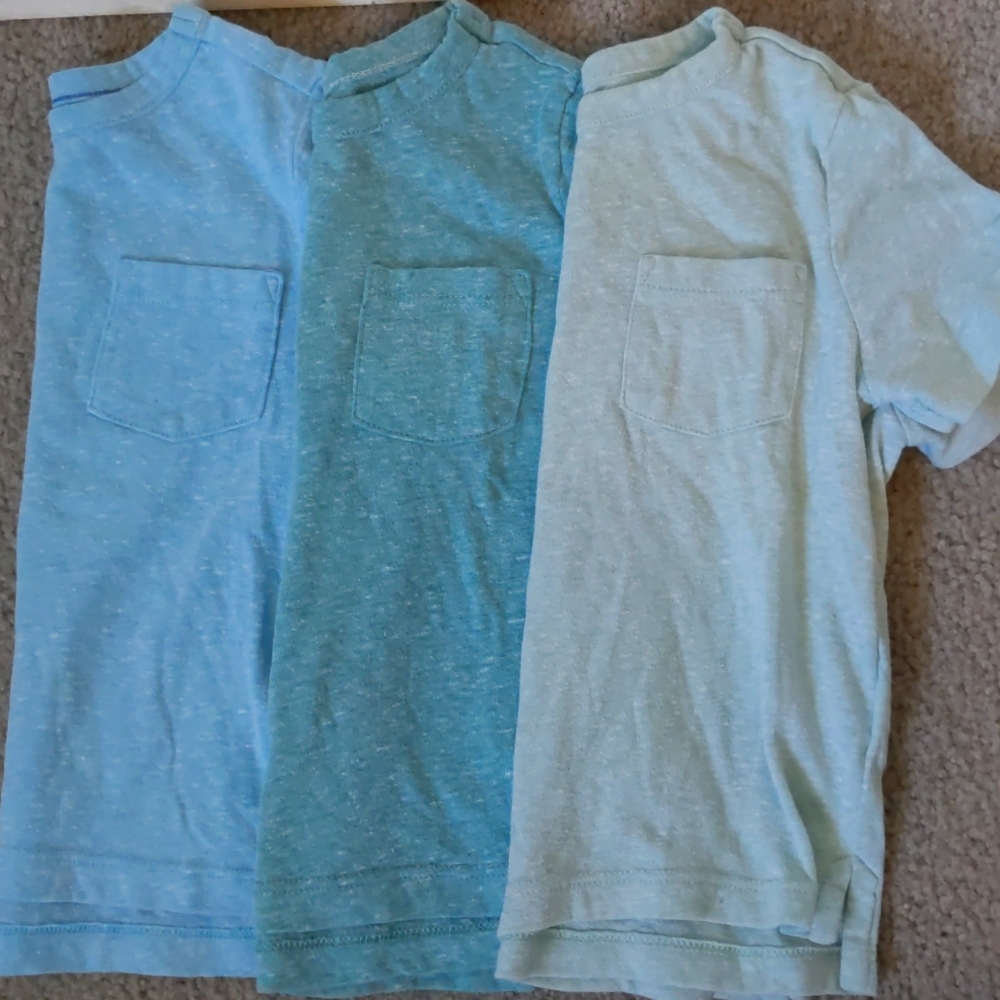 Old Navy 12M t-shirts
